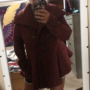 XL Jacket. Fits like a large in arms. Very warm!